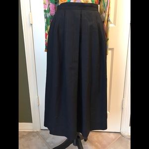 Corporate Woman wool black pinstripe skirt, sz 6